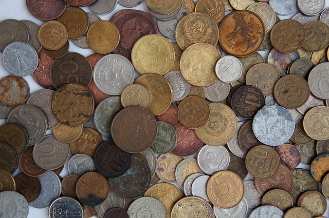 vysypané mince